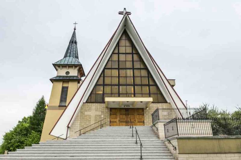 Kościół pw. Podwyższenia Krzyża Świętego w Nawojowej Górze 